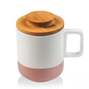 Чаша с дървено капаче