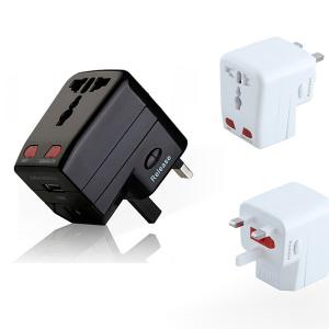 Универсален адаптер за пътуване