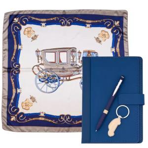 Комплект бележник А5, химикалка, шал и ключодържател