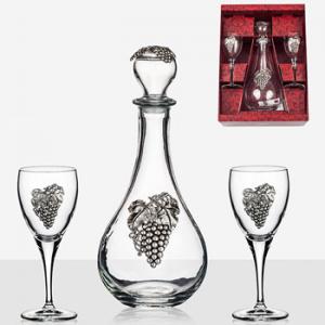 Сет бутилка и две чаши за вино