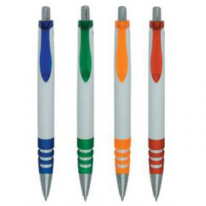 Пластмасови химикалки в различни цветове