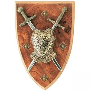 Герб с два меча и дървена основа