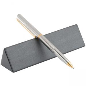 Сребрист химикал със златни части