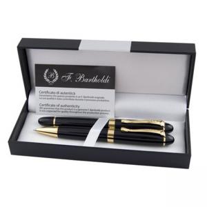 Метални ролер и химикал в кутия