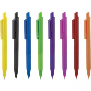 Пластмасова химикалка в три цвята