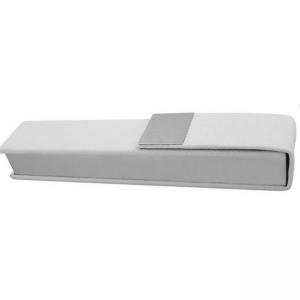 Кутия за химикалки и флаш памети