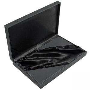 Кутия за химикалки и флаш памети