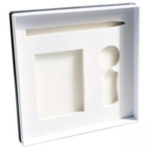 Кутия за химикалки и флаш памети