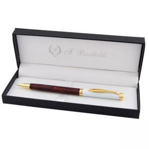 Метална химикалка в кутия