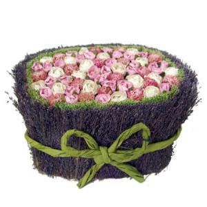 Аранжировка цветя - декорация от рози