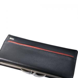 Дамски портфейл в черно