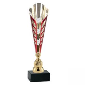Стандартна спортна купа, златно покритие с червен елемент - височина на купата 35.5 см