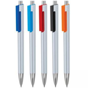 Пластмасова химикалка с цветен клип