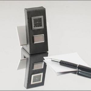 Настолен часовник