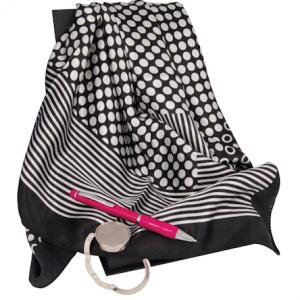 Комплект шал, закачалка за чанта и химикалка