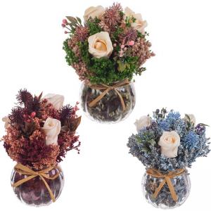 Аранжировка рози в стъклена ваза