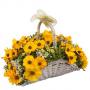 Аранжировка кошница с цветя
