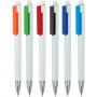 Пластмасова химикалка с бяла основа и цветен клип